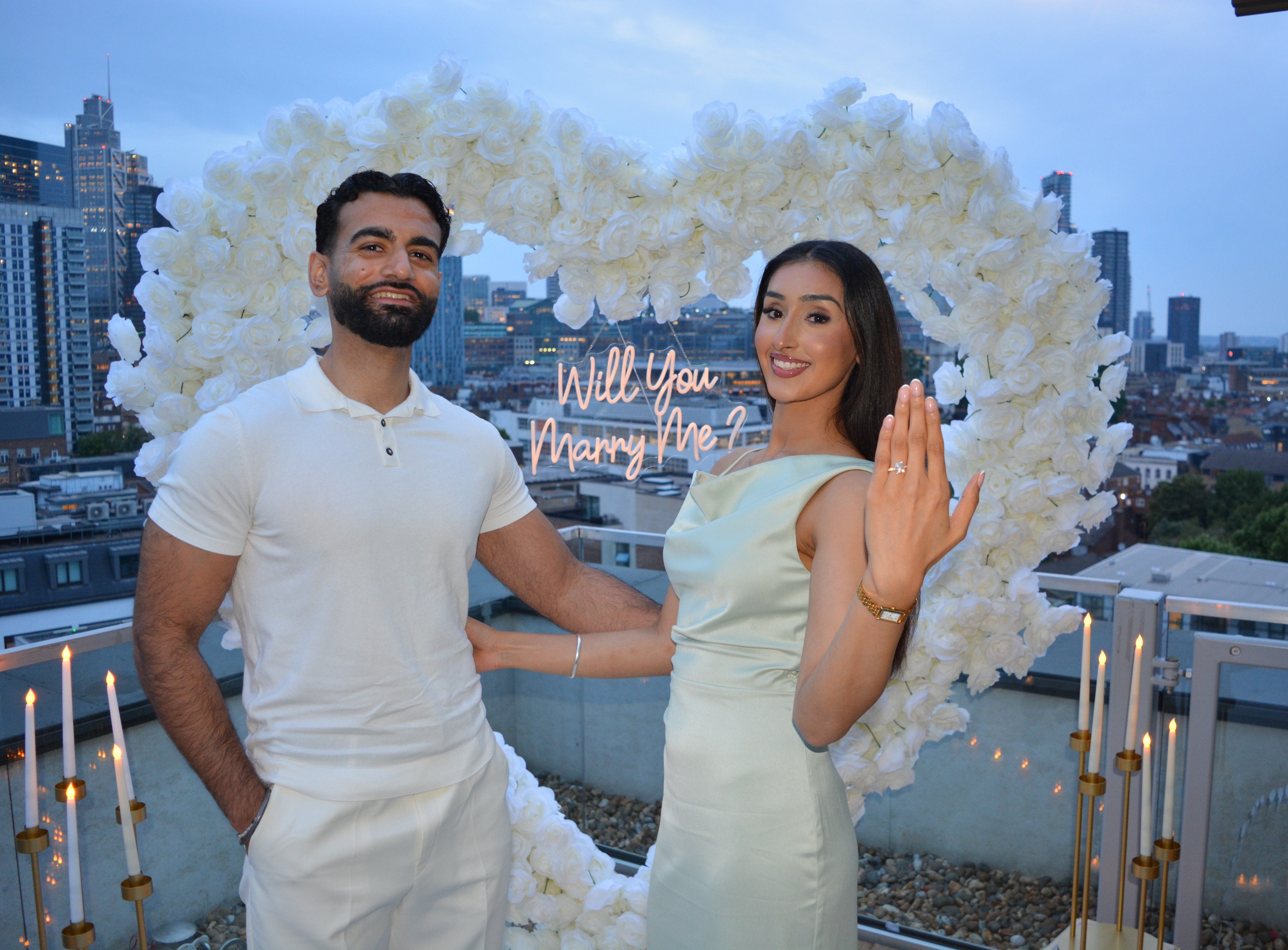 A Spontaneous Rooftop Proposal in London - Planned in a Weekend